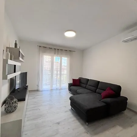 Grey House Apartment Arezzo Exterior photo